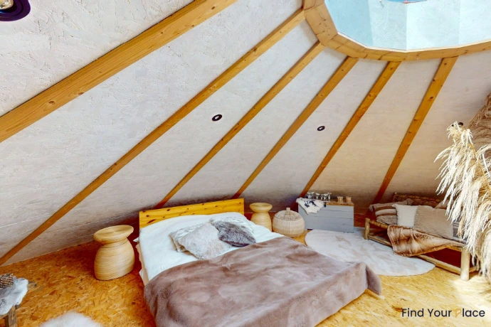 Chambre en mezzanine de la Yourte
