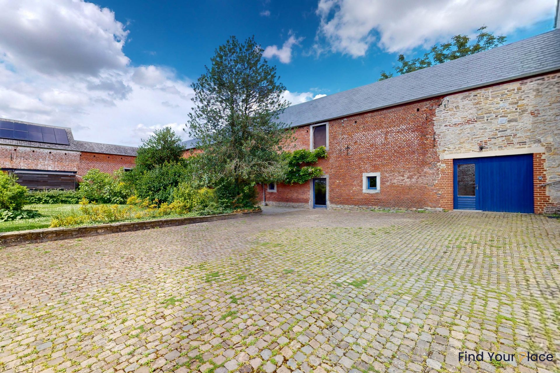 cour de la Petite Salle